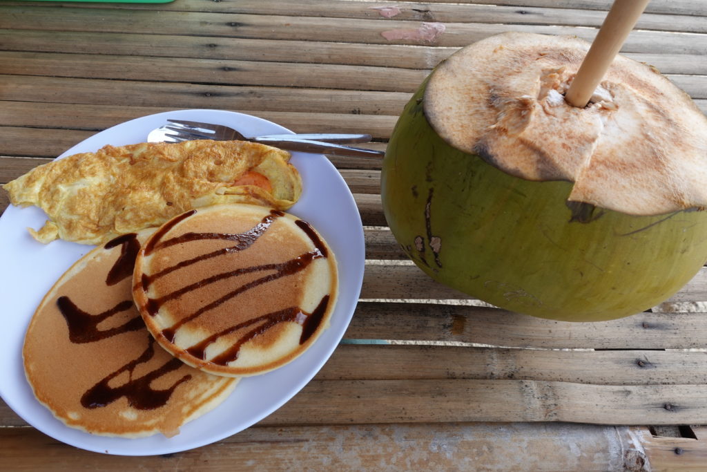 ダロコタン島　朝食