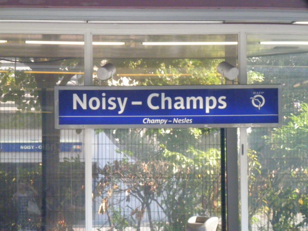 Noisy-Champs駅